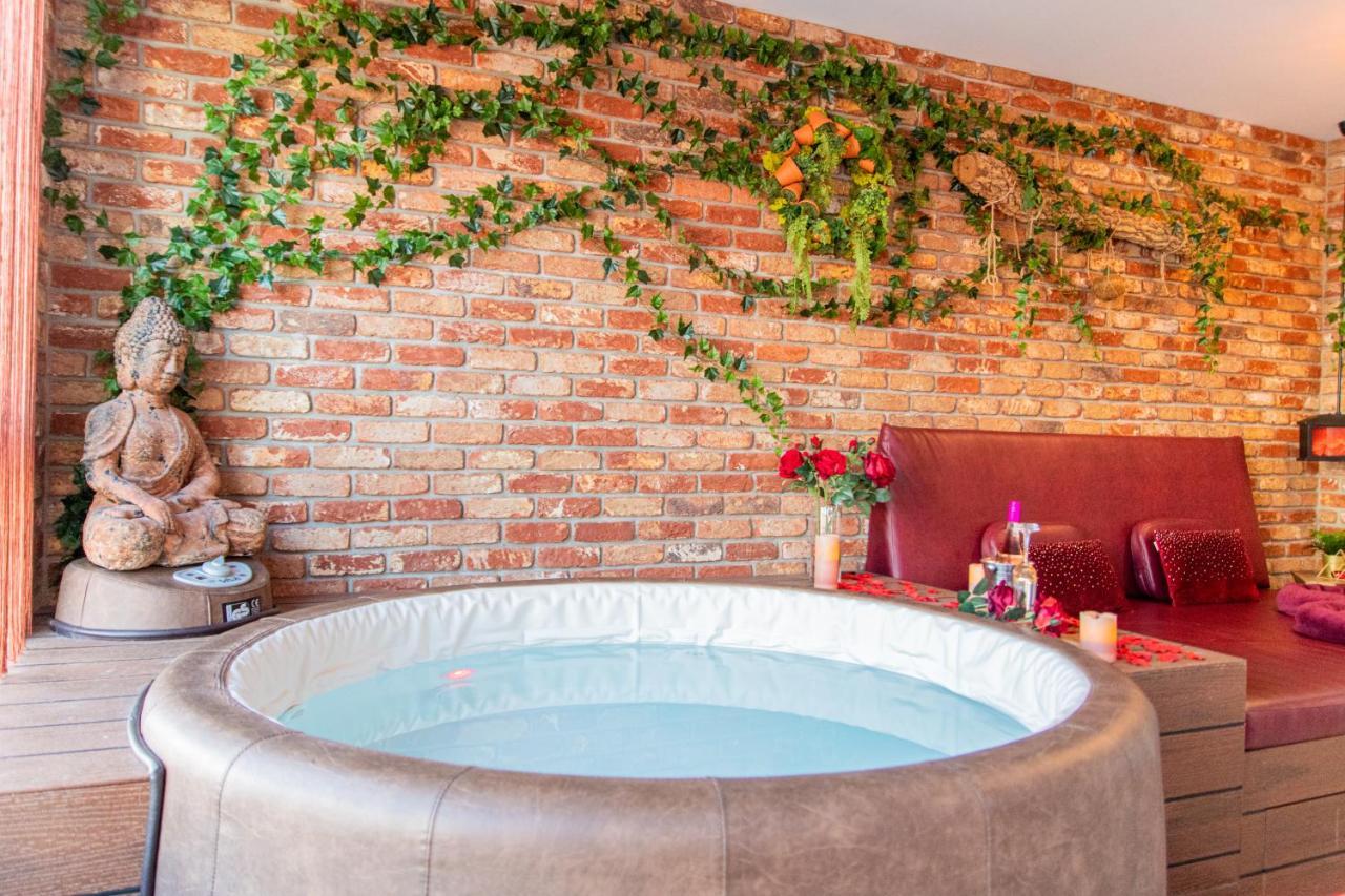 Jacuzzi - Love - Bdsm - Extra Luxury - Ev Chargger - Valentine'S Day - Red Room - Flexible Selfcheckins 28 Zagabria Esterno foto