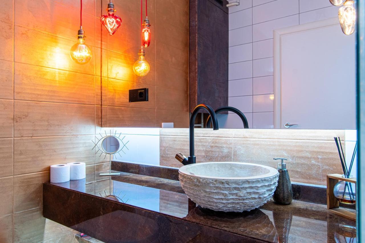 Jacuzzi - Love - Bdsm - Extra Luxury - Ev Chargger - Valentine'S Day - Red Room - Flexible Selfcheckins 28 Zagabria Esterno foto