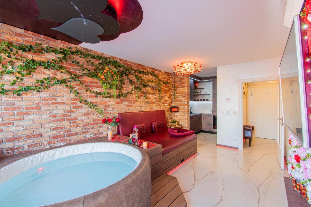 Jacuzzi - Love - Bdsm - Extra Luxury - Ev Chargger - Valentine'S Day - Red Room - Flexible Selfcheckins 28 Zagabria Esterno foto