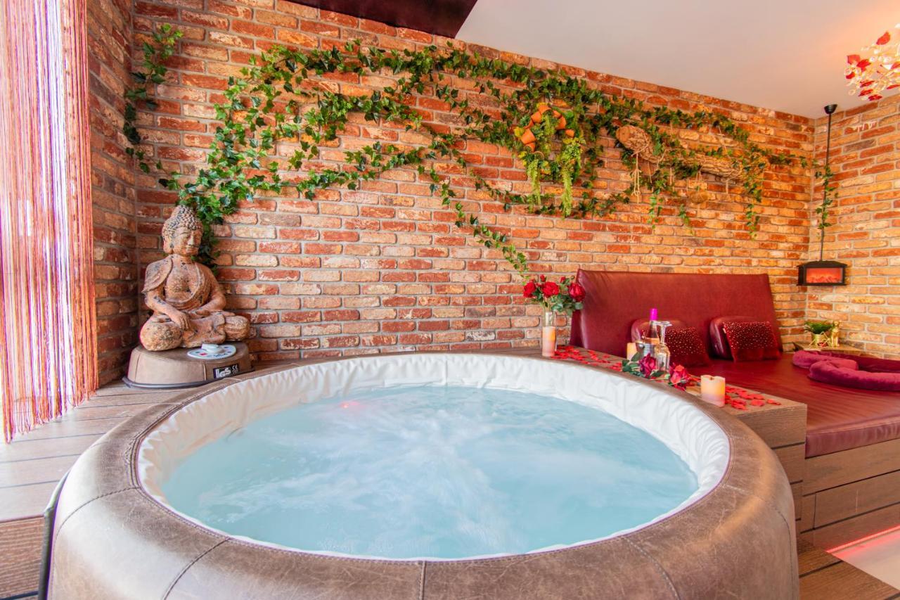 Jacuzzi - Love - Bdsm - Extra Luxury - Ev Chargger - Valentine'S Day - Red Room - Flexible Selfcheckins 28 Zagabria Esterno foto