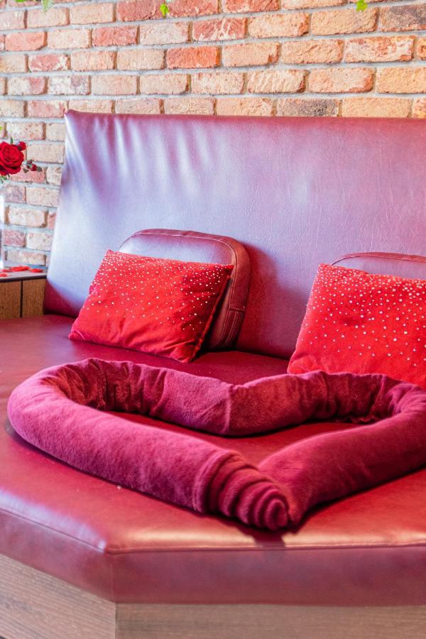 Jacuzzi - Love - Bdsm - Extra Luxury - Ev Chargger - Valentine'S Day - Red Room - Flexible Selfcheckins 28 Zagabria Esterno foto